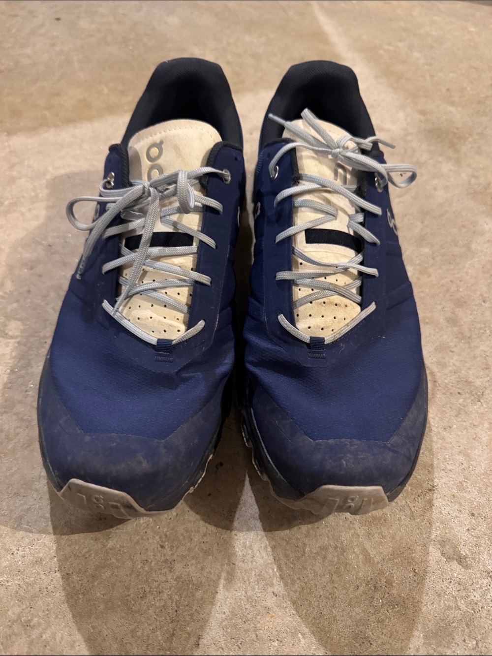 🚨🚨ON Running  Men's Trail Runners in Navy and Beige